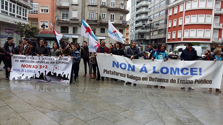 16 04 13 Manifestacionestudantil_Vilgarcia_03.jpg